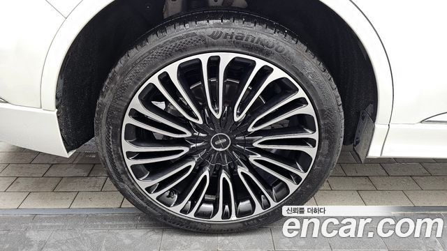 Lincoln Aviator 2-го поколения 3.0 Black Label AWD - фото 4