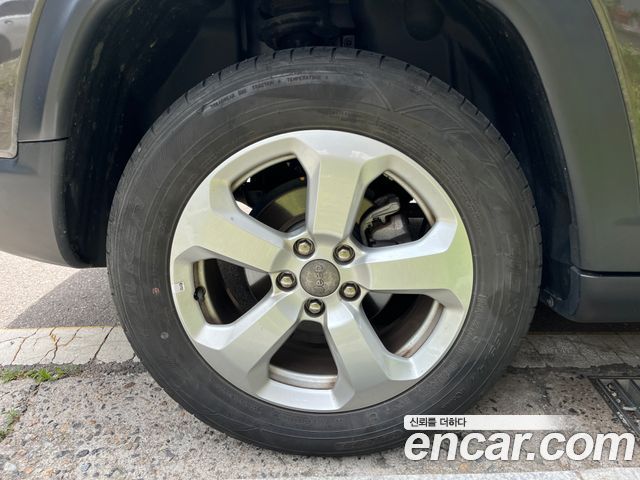 Jeep Compass 2-го поколения 2.4 limited 2WD - фото 4