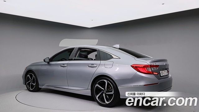 Honda Accord 10-го поколения 2.0 Turbo Sport - фото 1