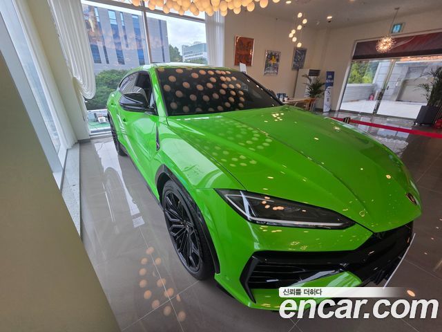 Lamborghini Urus 4.0 V8 SE - фото 0