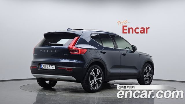 Volvo XC40 B4 Inscription - фото 0