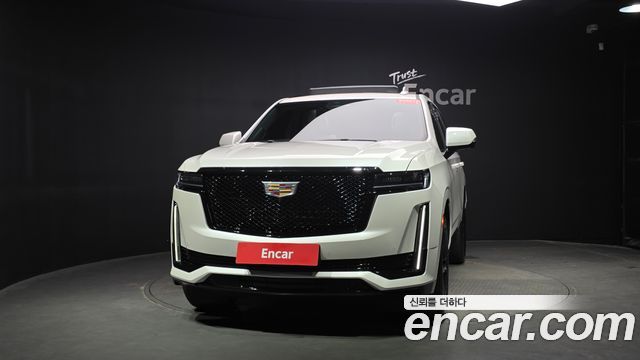 Cadillac Escalade 5-го поколения 6.2 Sports Platinum - фото 1
