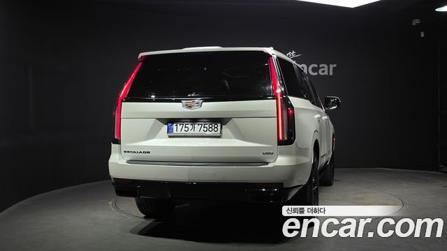 Cadillac Escalade 5-го поколения 6.2 Sports Platinum - фото 2