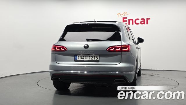 Volkswagen Touareg 3-го поколения 3.0 TDI Prestige - фото 3