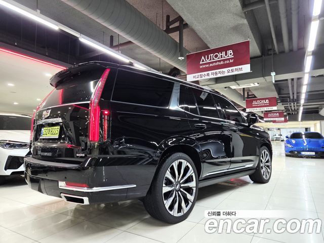 Cadillac Escalade 5-го поколения 6.2 Premium Luxury Platinum - фото 3