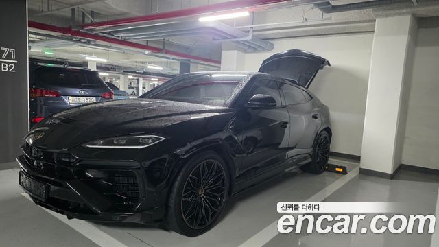 Lamborghini Urus 4.0 V8 SE - фото 1