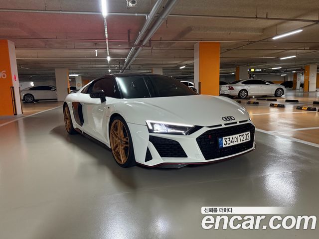 Audi R8 5.2 V10 Performance Coupe - фото 0