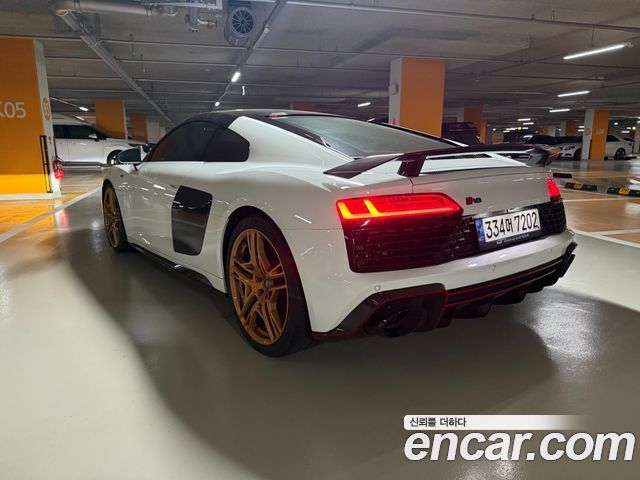 Audi R8 5.2 V10 Performance Coupe - фото 1