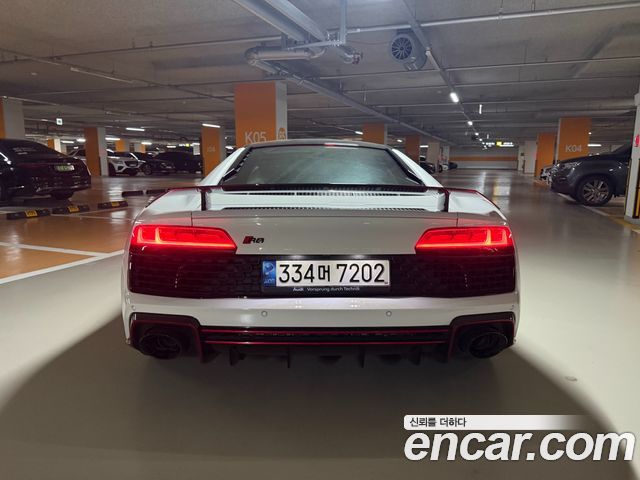 Audi R8 5.2 V10 Performance Coupe - фото 3