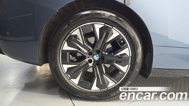 BMW iX xDrive45 M Sport - фото 4