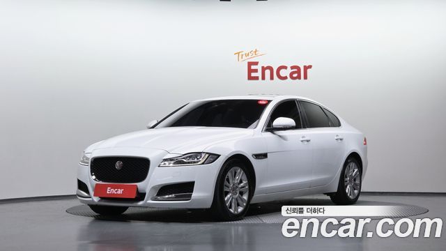 Jaguar XF X260 25t Portfolio - фото 0