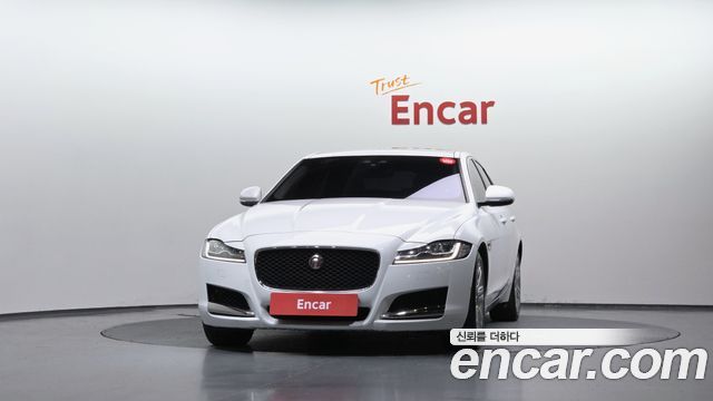 Jaguar XF X260 25t Portfolio - фото 2
