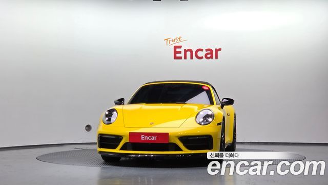 Porsche 911 Carrera 4 GTS Cabriolet - фото 2