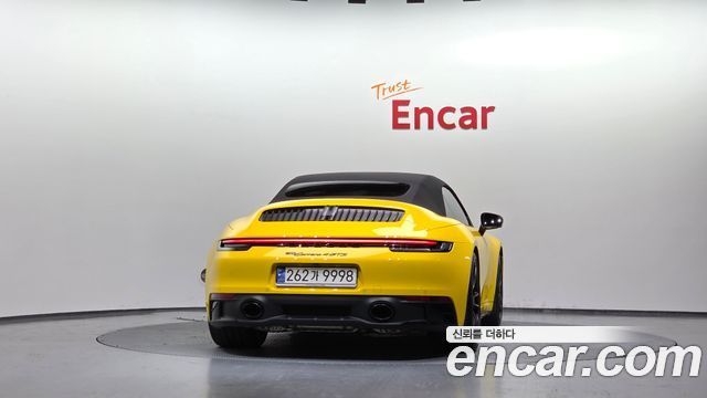 Porsche 911 Carrera 4 GTS Cabriolet - фото 3