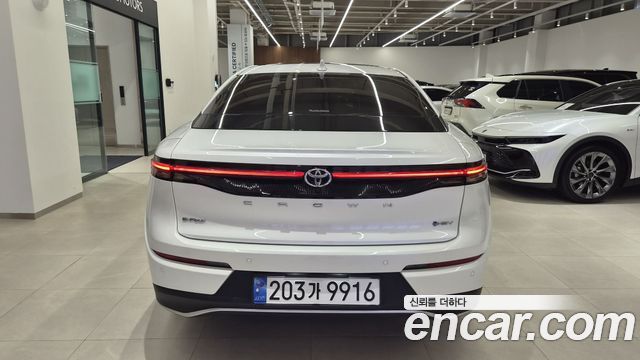 Toyota Crown Crossover 2.5 4WD Hybrid - фото 3