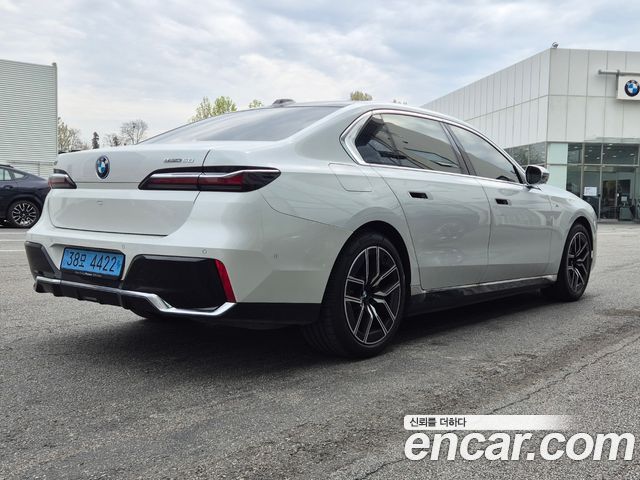 BMW i7 G70 eDrive 50 M Sport - фото 1