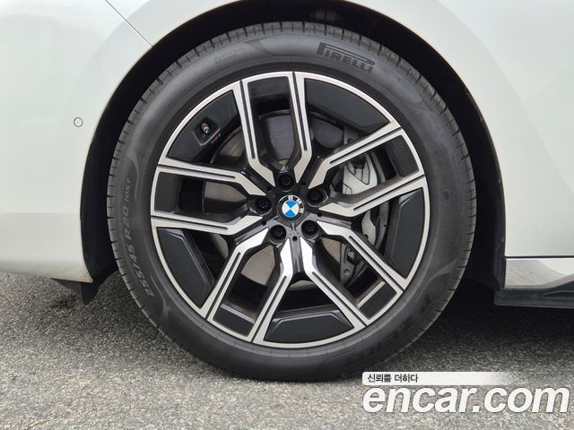 BMW i7 G70 eDrive 50 M Sport - фото 4