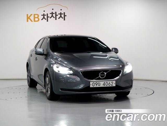 Volvo V40 D3 2nd - фото 1