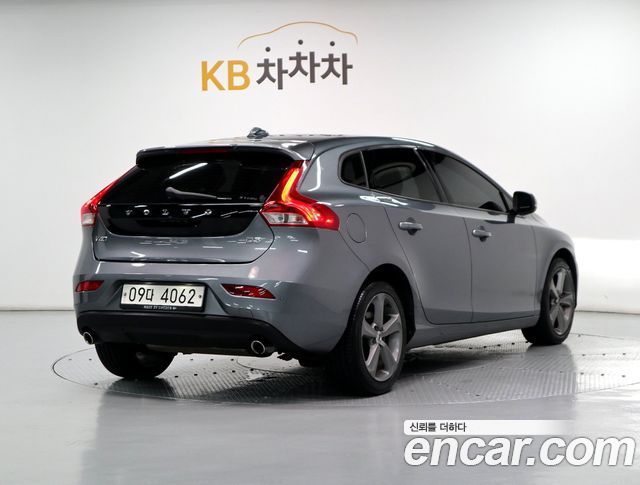 Volvo V40 D3 2nd - фото 2
