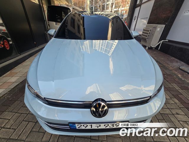 Volkswagen Golf 8-го поколения 2.0 TDI Prestige - фото 0