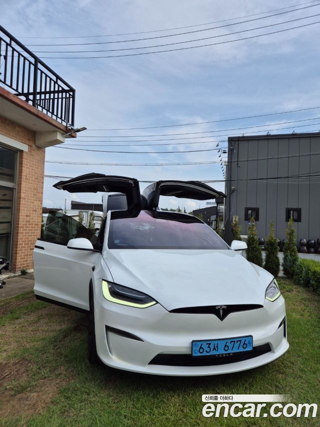 Tesla Model X AWD - фото 1