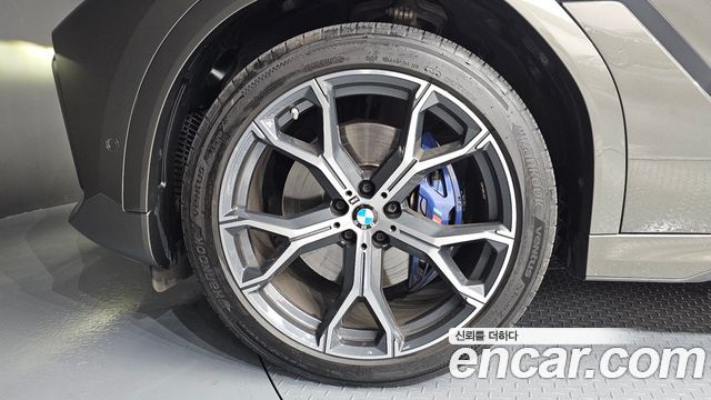 BMW X6 G06 xDrive40i M Sport - фото 4