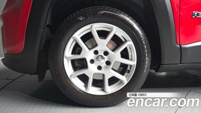 Jeep Renegade 2.4 Limited - фото 4