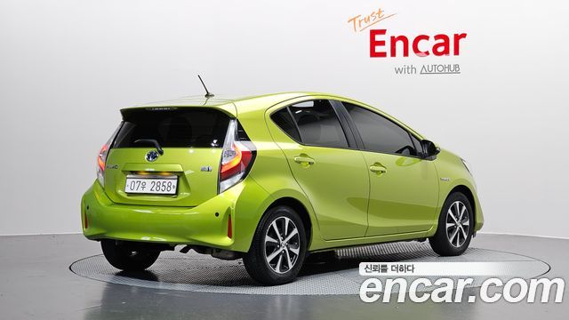 Toyota Prius 1.5 - фото 0