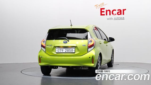 Toyota Prius 1.5 - фото 2