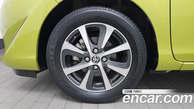 Toyota Prius 1.5 - фото 3