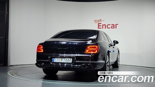 Bentley Flying Spur 3-го поколения 4.0 - фото 3