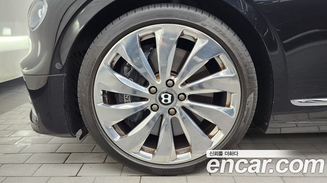Bentley Flying Spur 3-го поколения 4.0 - фото 4