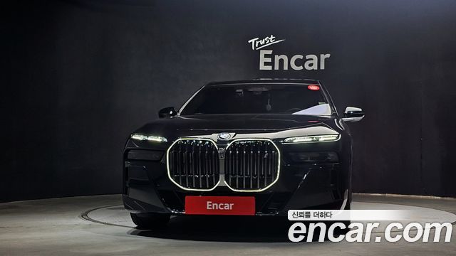 BMW i7 G70 eDrive 50 M Sport - фото 2