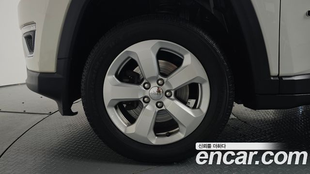 Jeep Compass 2-го поколения 2.4 Limitied AWD - фото 3