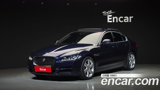 Jaguar XE 20d Portfolio - фото 0