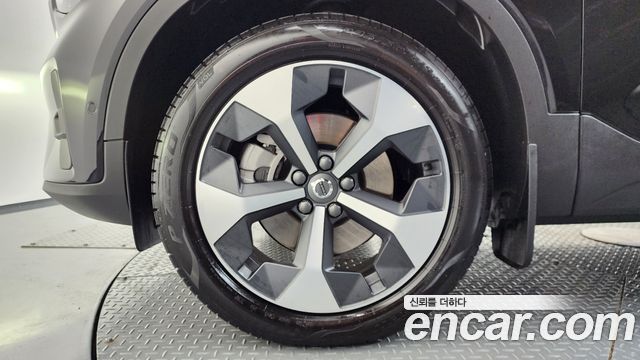 Volvo XC40 B4 Ultra Bright - фото 4