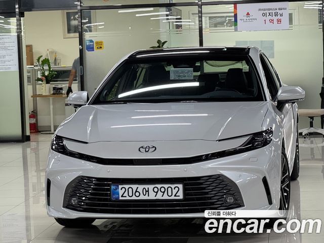 Toyota Camry XV80 2.5 XLE Premium Hybrid - фото 0
