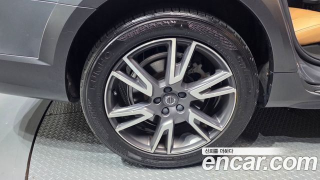 Volvo V90 Cross Country D5 PRO AWD - фото 4