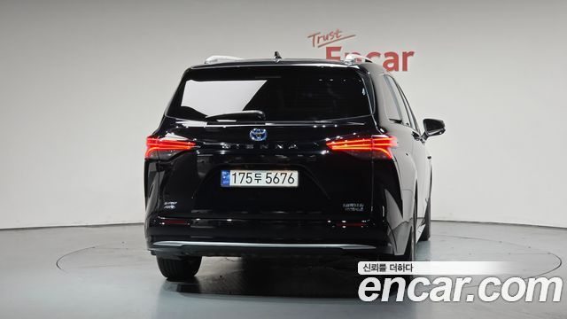 Toyota Sienna 4-го поколения 2.5 Hybrid AWD - фото 2