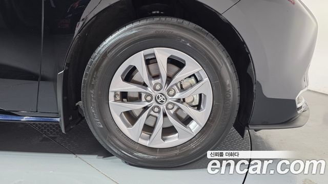 Toyota Sienna 4-го поколения 2.5 Hybrid AWD - фото 3