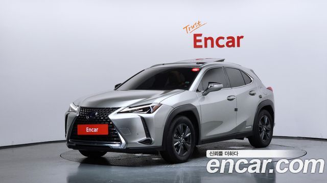 Lexus UX 250h 2.0 2WD - фото 0