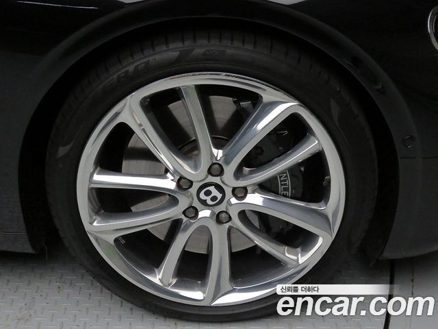 Bentley Continental GT 4.0 GT - фото 4