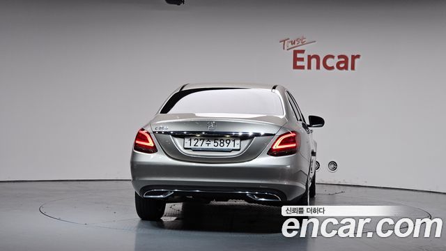 Mercedes-Benz C-Class W205 C200 Avantgarde - фото 2