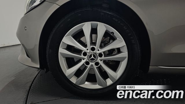 Mercedes-Benz C-Class W205 C200 Avantgarde - фото 3