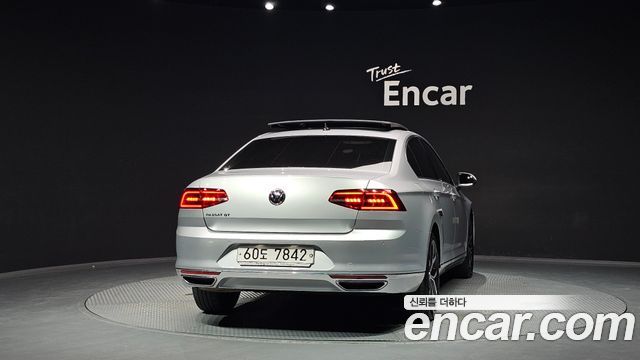 Volkswagen Passat B8 2.0 TDI Premium - фото 3