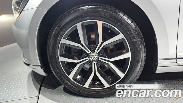Volkswagen Passat B8 2.0 TDI Premium - фото 4