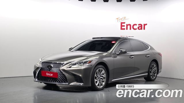 Lexus LS 500 3.5 Luxury AWD - фото 0
