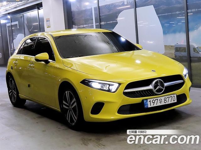 Mercedes-Benz A-Class W177 A220 Hatchback - фото 0