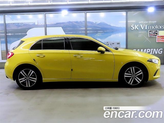 Mercedes-Benz A-Class W177 A220 Hatchback - фото 2