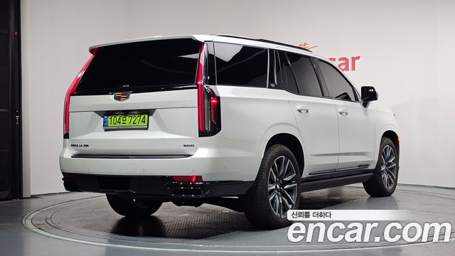 Cadillac Escalade 5-го поколения 6.2 Sports Platinum - фото 1